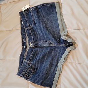 Old Navy Mid-Rise Boyfriend Shorts